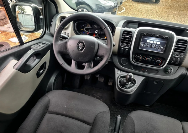 Renault Trafic cena 62999 przebieg: 235263, rok produkcji 2015 z Ogrodzieniec małe 466